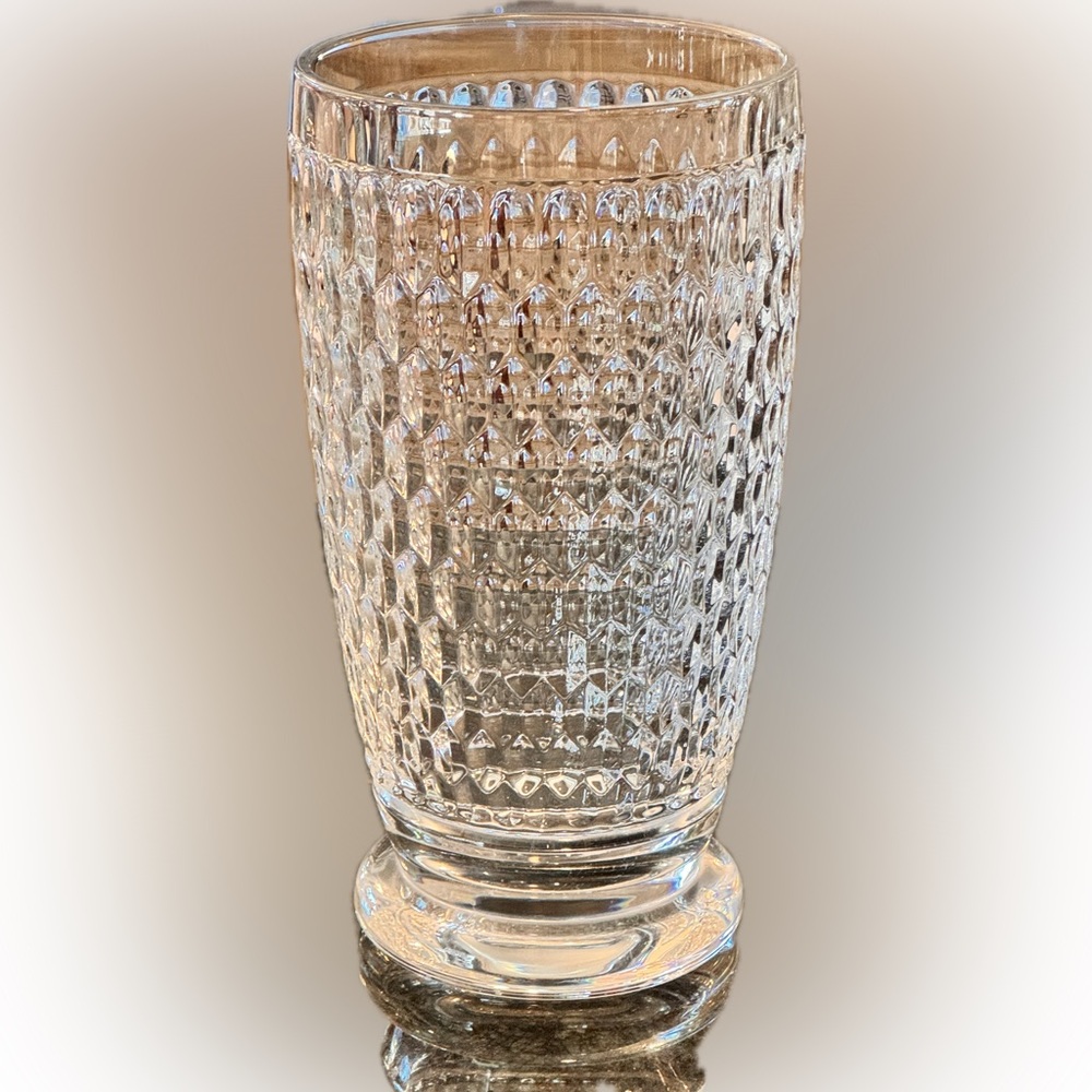 VILLEROY & BOCH heavy lead crystal vase! 9” tall by 5” diameter. Like new! Gift.